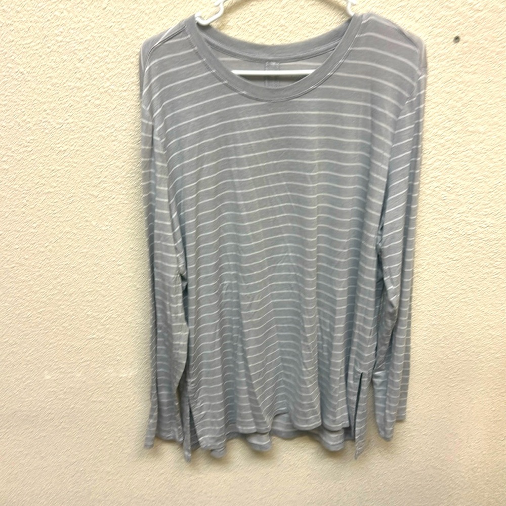 Time and Tru XL long sleeve tee